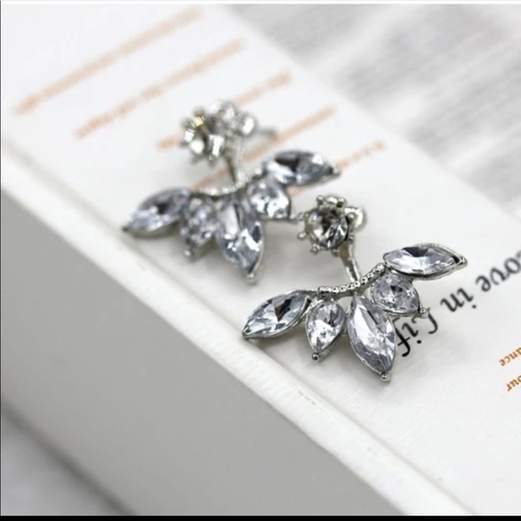 New Leaf Gold or Silver Studs - Picture 4 of 5